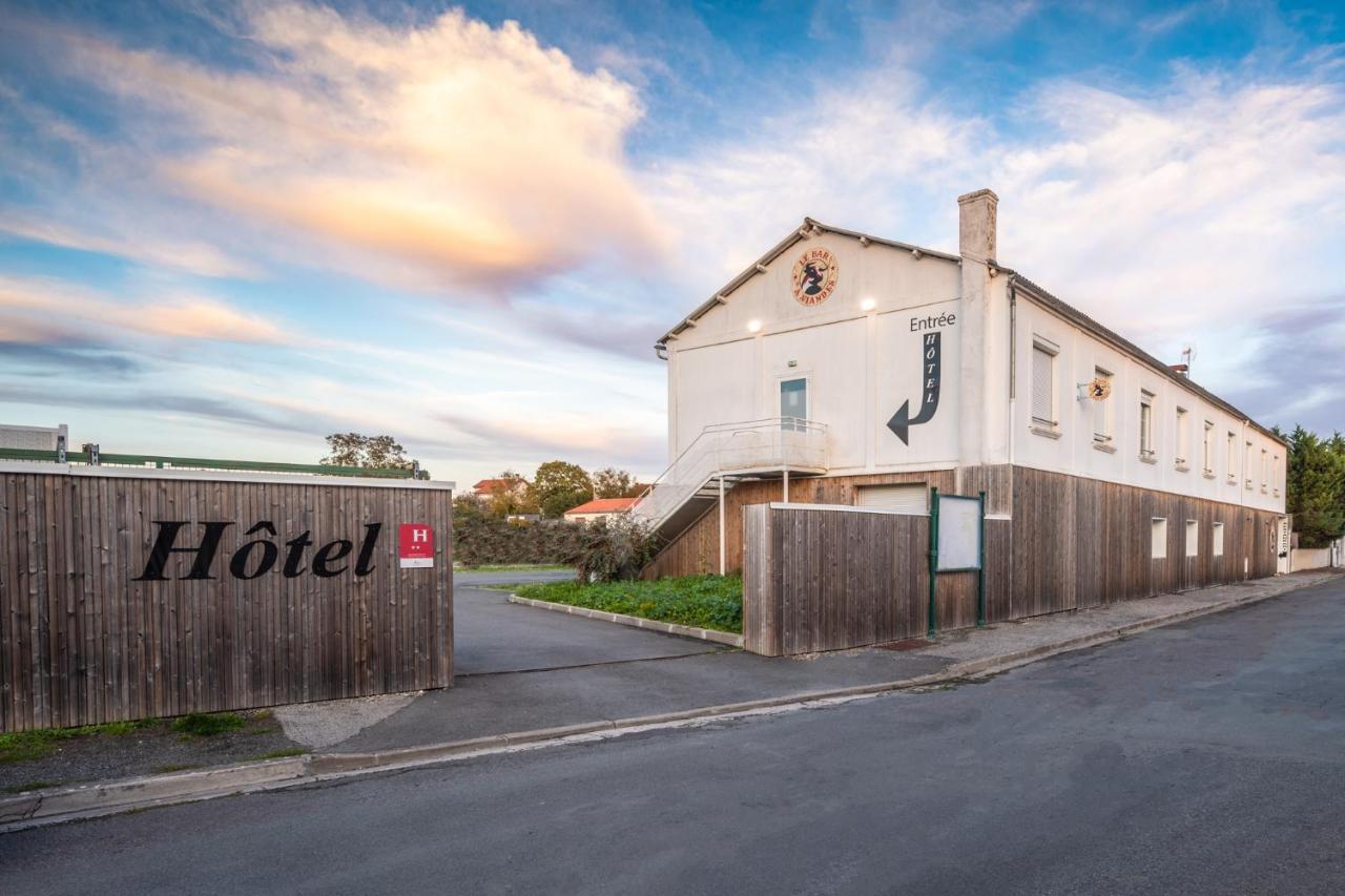 Hotel De La Gare Surgères Buitenkant foto